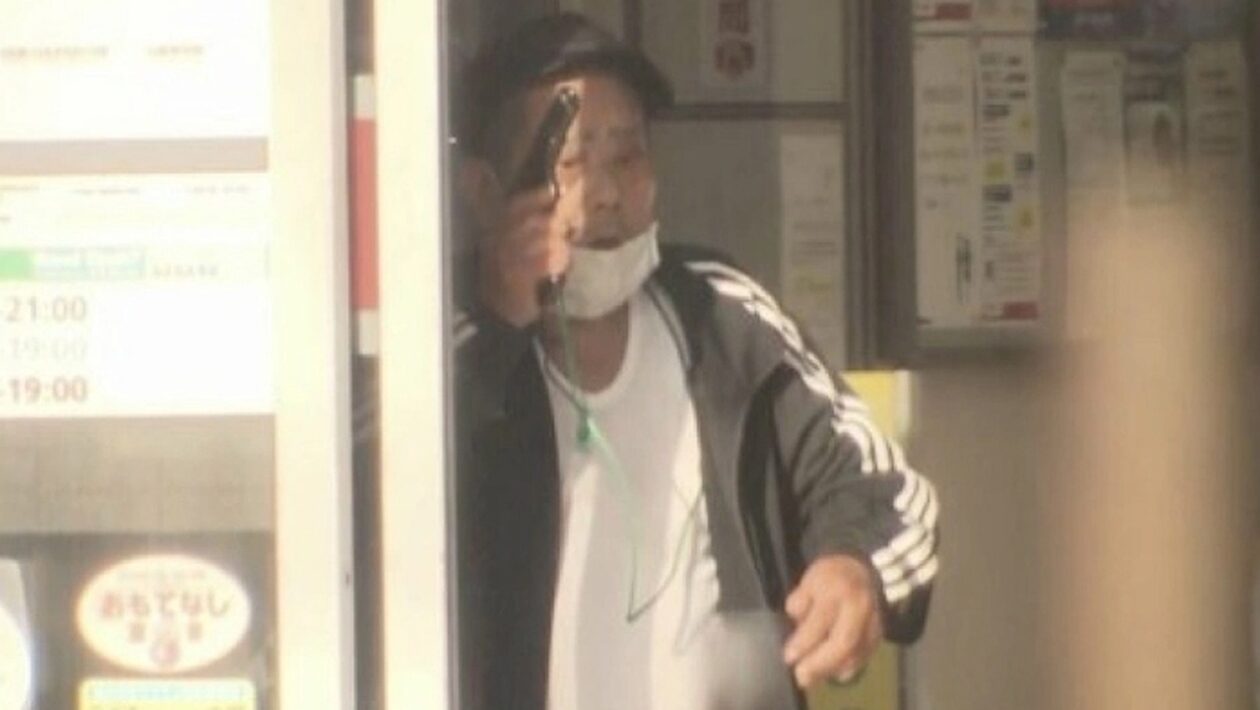 Ιαπωνία: Συνελήφθη μετά από 8 ώρες άντρας που κρατούσε ομήρους σε ταχυδρομείο