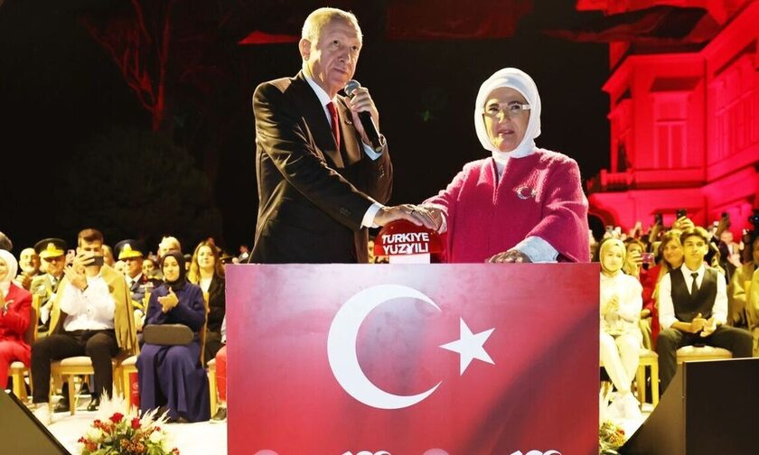 Ο Ερντογάν δηλώνει ότι «στριμώχνεται» στα 780.000 τ. χλμ της Τουρκίας
