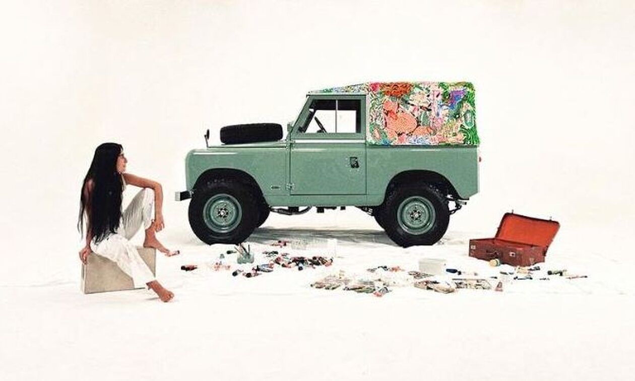 Σε έργο τέχνης μετετράπη η οροφή ενός Land Rover του 1966
