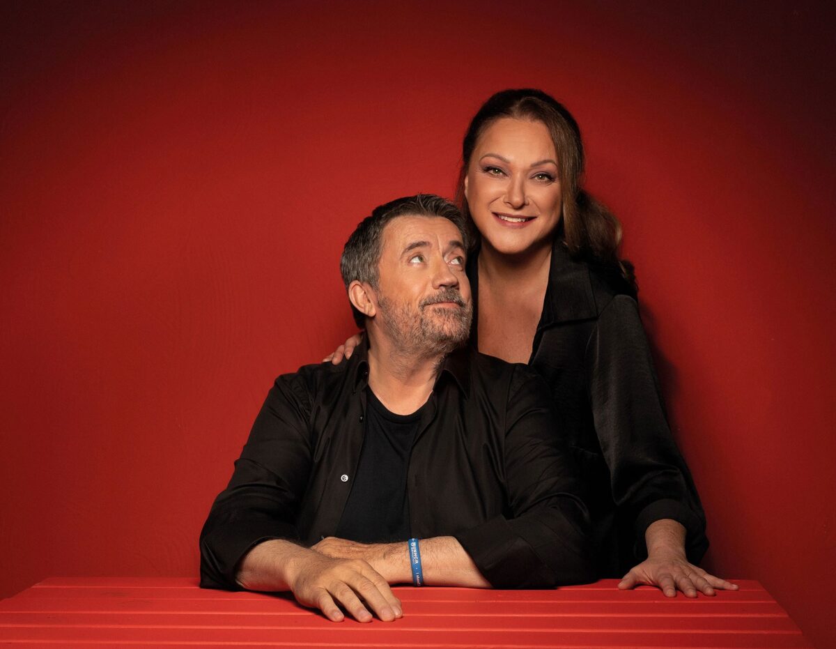 Σπύρος Παπαδόπουλος και Ρένια Λουιζίδου στην παράσταση Sexy Laundry