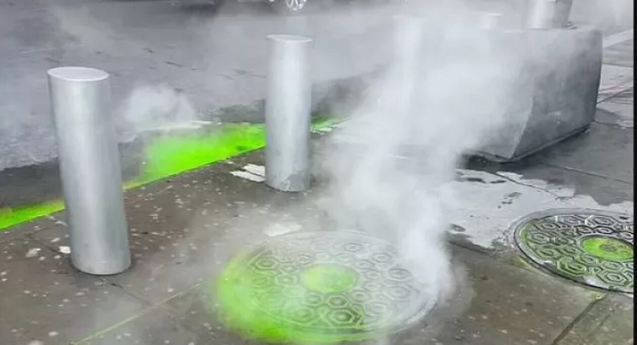 Oι... GhostBusters στη Νέα Υόρκη; Μυστήρια πράσινη γλίτσα αναδύεται από τους υπόνομους