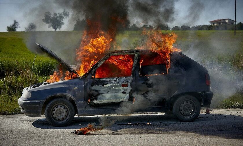 Βόλος: Φωτιά σε αυτοκίνητο στη Νέα Αγχίαλο – Βρέθηκε απανθρακωμένη σορός