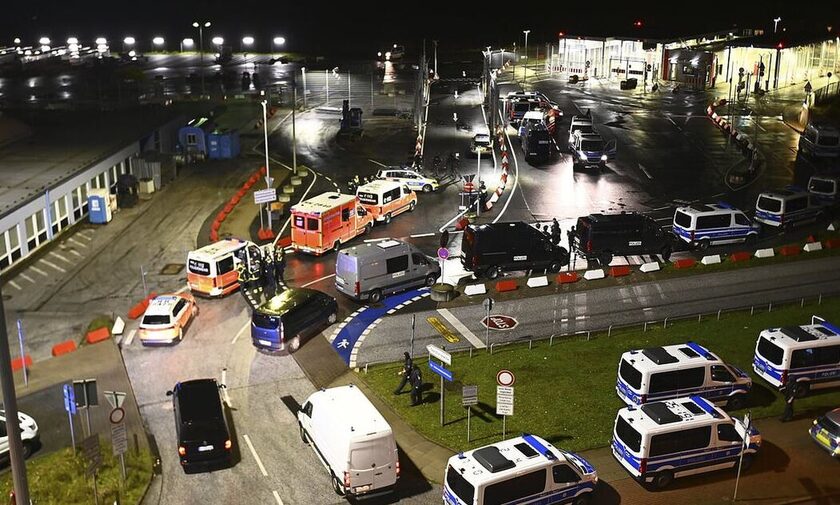 Αμβούργο: Σε εξέλιξη το θρίλερ στο αεροδρόμιο - Ένοπλος Τούρκος κρατά όμηρο την 4χρονη κόρη του