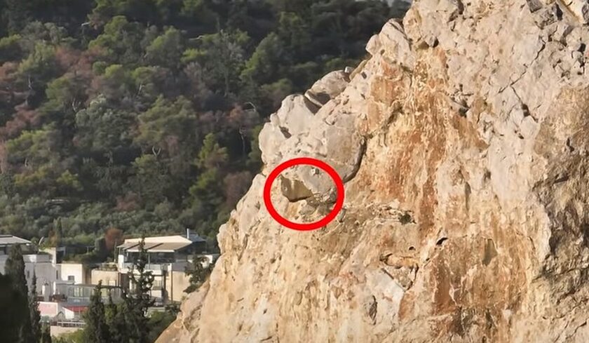 Ένας στους δύο βλέπει το... προφίλ ενός άντρα λαξευμένο στο βράχο της Ακρόπολης (βίντεο)