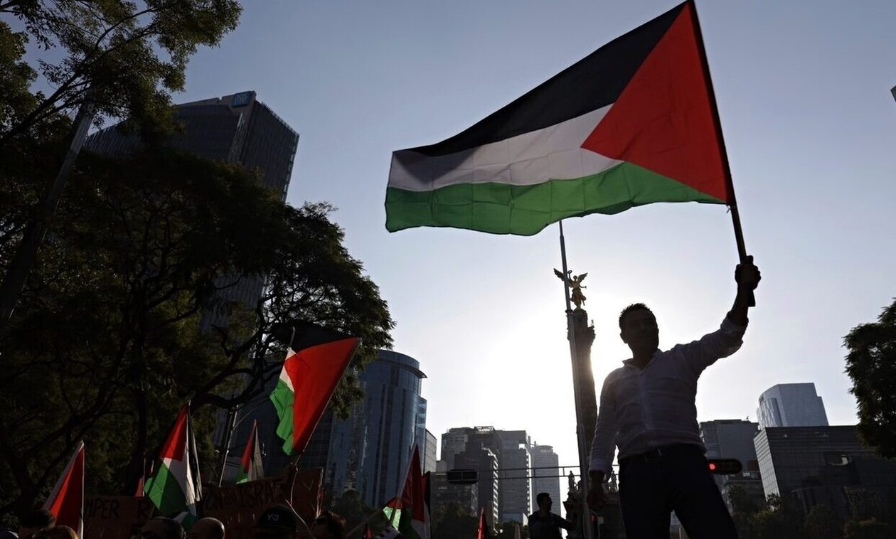 Μύκη Ξάνθης: Υψώνουν την παλαιστινιακή σημαία στο δημαρχείο μετά από γραμμή του τουρκικού προξενείου