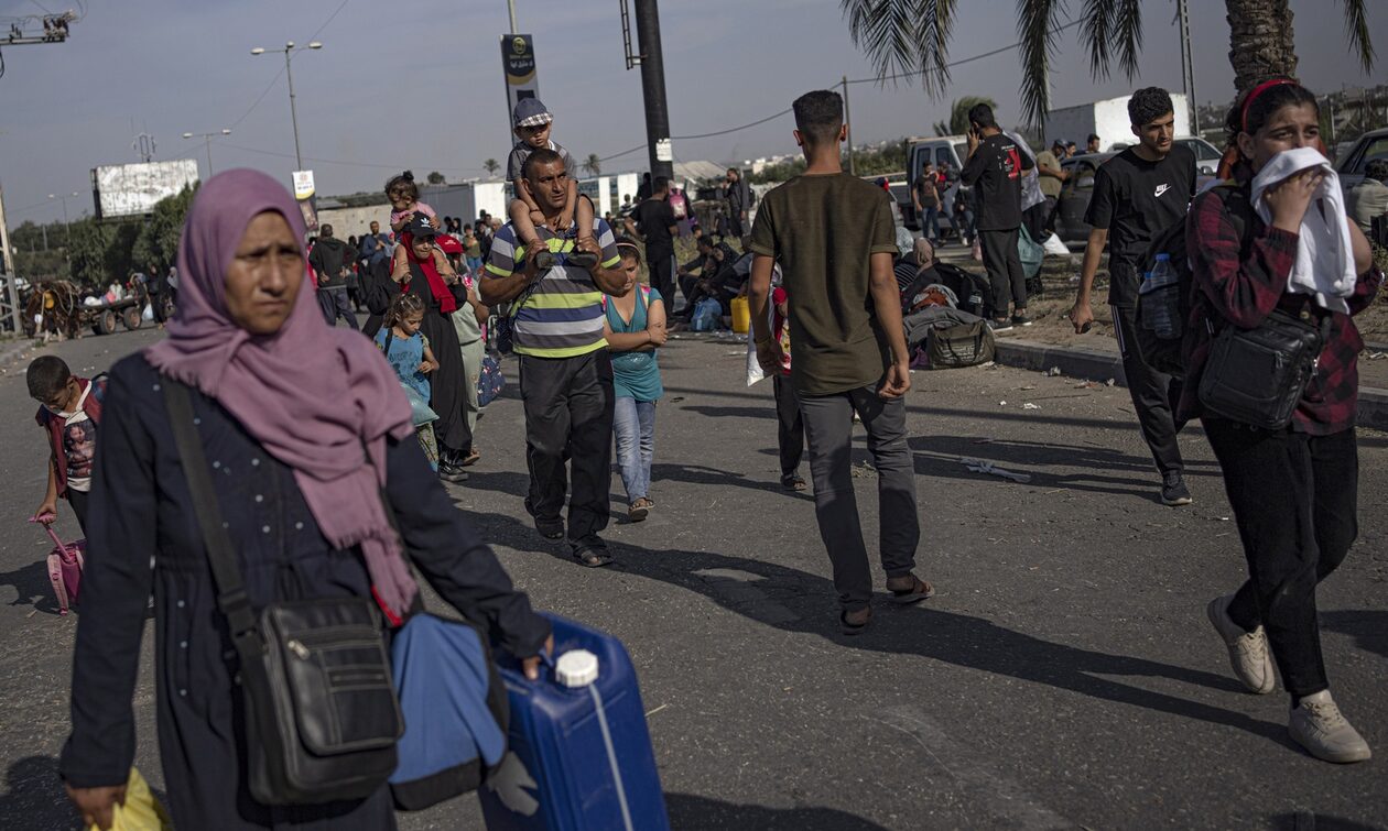 Πόλεμος στη Γάζα: Περισσότεροι από 100.000 Παλαιστίνιοι έφυγαν προς τα νότια μέσα σε 48 ώρες