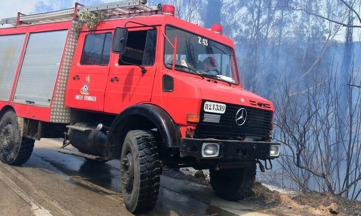 Κρήτη: Φωτιά στις Μαλάδες Ηρακλείου - Δύσκολη η πυρόσβεση λόγω ισχυρών ανέμων