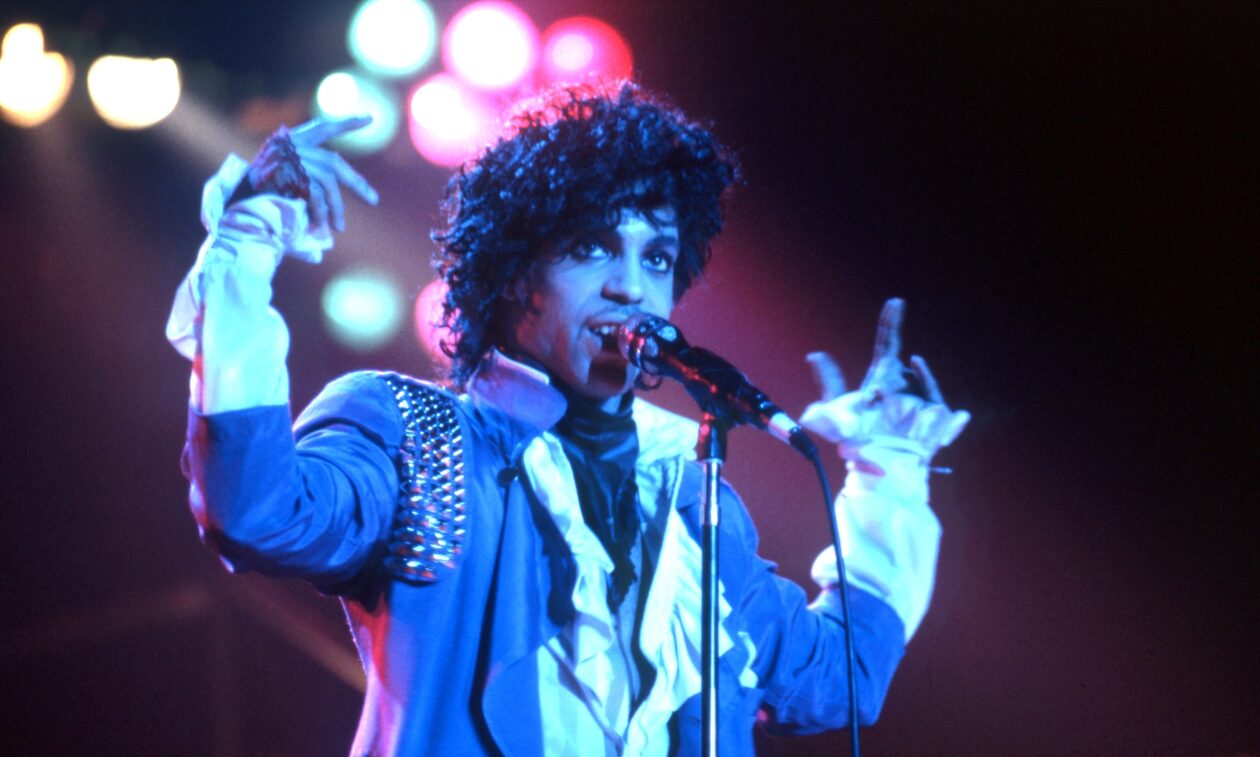 Prince: Σε δημοπρασία ρούχα και αντικείμενα του εμβληματικού καλλιτέχνη