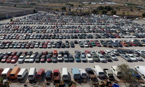 Αυτοκίνητα και φορτηγά από 200 ευρώ: Σήμερα ανοίγει η αποθήκη για να δείτε τα 59 οχήματα