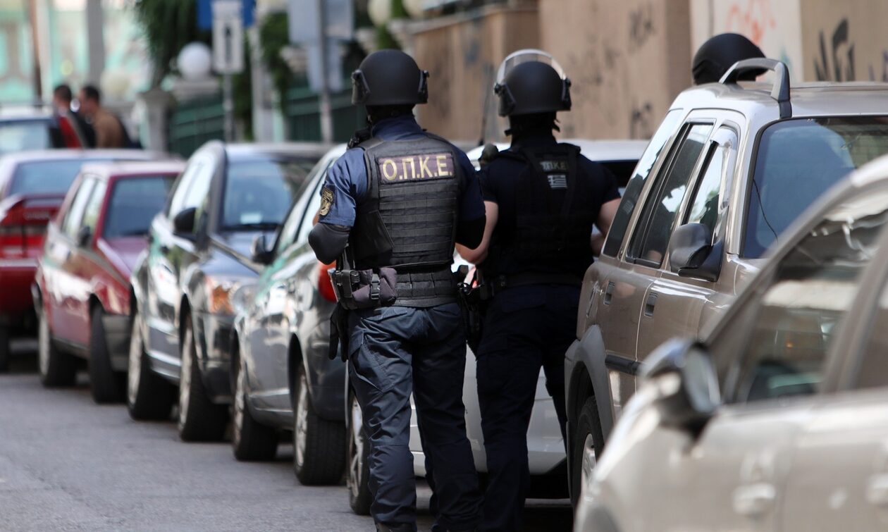Κατσαφάδος: Αστυνομικοί της ΟΠΚΕ και της Άμεσης Δράσης θα έχουν κάμερες στη στολή