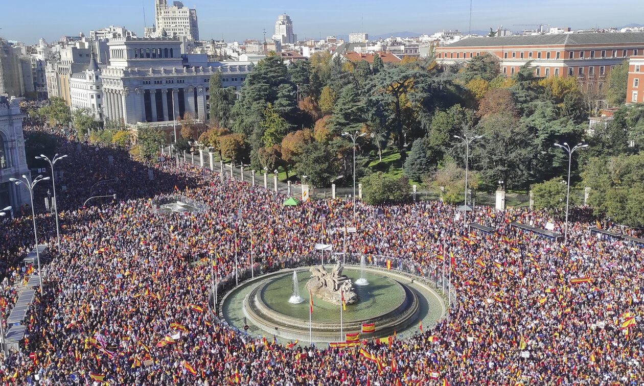 Ισπανία: «Προδότη Σάντσεθ» - Θύελλα για τον νόμο αμνηστίας στην Καταλονίας