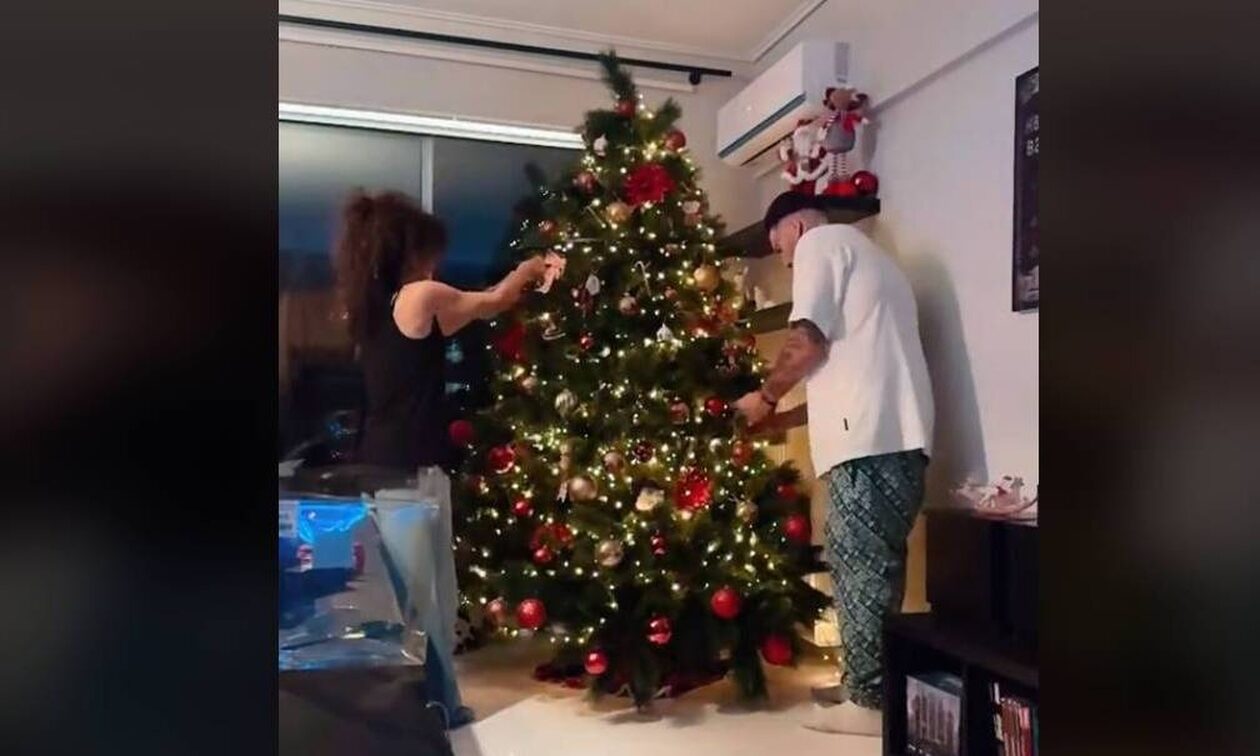 Mente Fuerte - Μαρία Σολωμού: Στολίζουν παρέα το Χριστουγεννιάτικο δέντρο (vid)