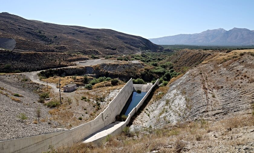 Κρήτη: Ανησυχία για τη μείωση της στάθμης του νερού στα φράγματα