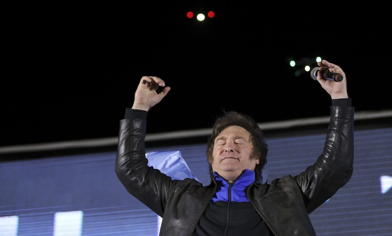 Αργεντινή: Ο νέος «τρελός» πρόεδρος, η δολαριοποίηση και οι ανορθόδοξες οικονομικές του απόψεις