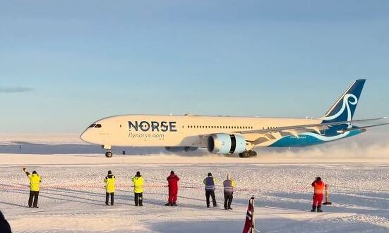 Η εντυπωσιακή προσγείωση Boeing 787 στην παγωμένη Ανταρκτική (vid)