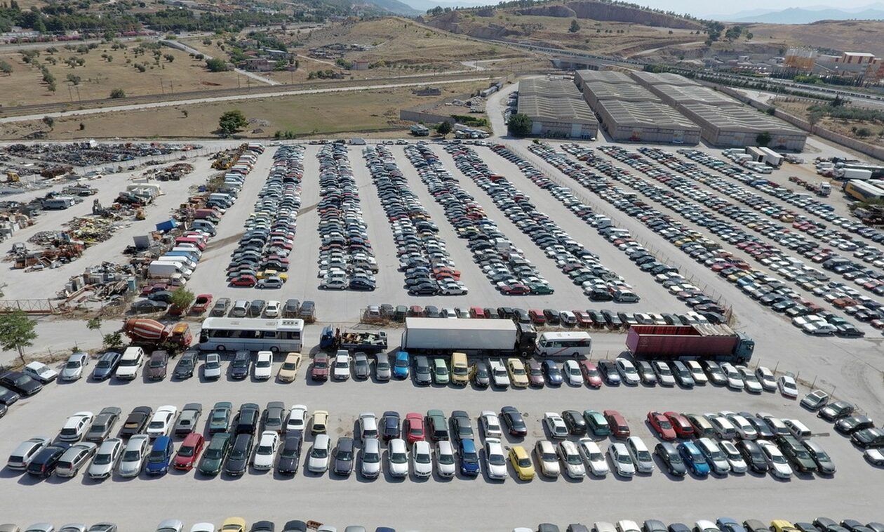 Αυτοκίνητα και φορτηγά από 200 ευρώ: Ανοιχτή και σήμερα η αποθήκη με τα 59 οχήματα - Δείτε τη λίστα