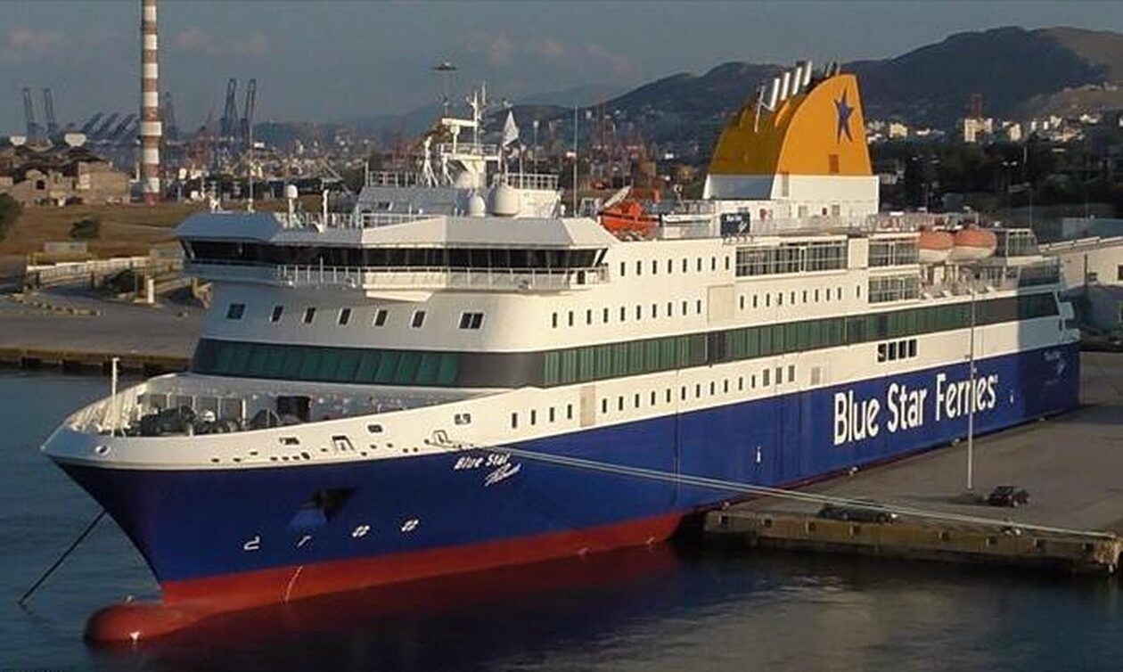 Ρόδος: Ταλαιπωρία για 228 επιβάτες - Δεν μπόρεσε να «δέσει» το Blue Star Patmos λόγω της κακοκαιρίας