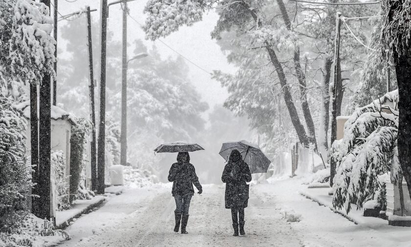 Καιρός - Meteo: Τσουχτερό κρύο και καταιγίδες φέρνει η νέα κακοκαιρία - Πού θα χιονίσει