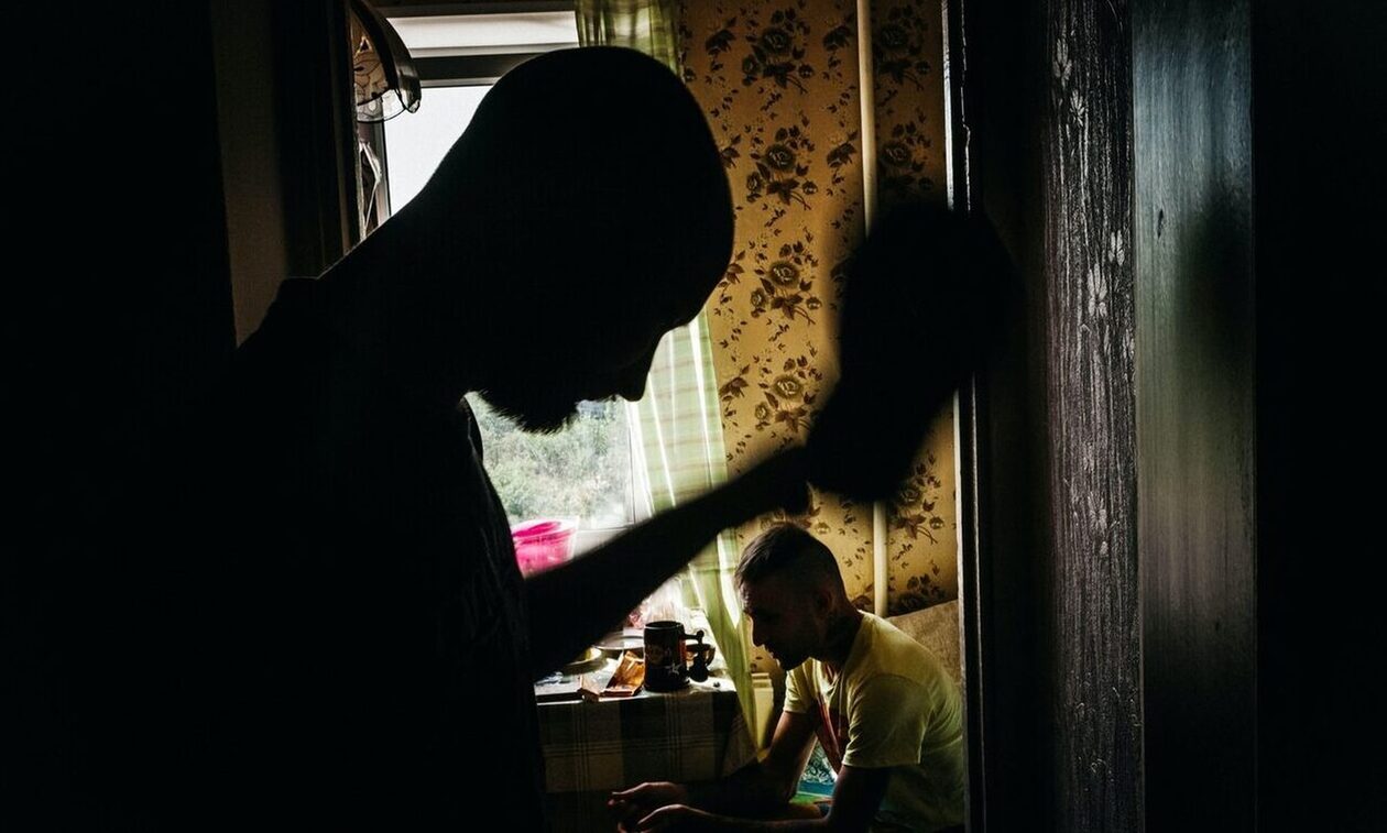 Συγκλονίζει γονιός: «Η κόρη μου παίρνει σίσα - Περιμένω να μου πουν πότε να πάω να πάρω το πτώμα»