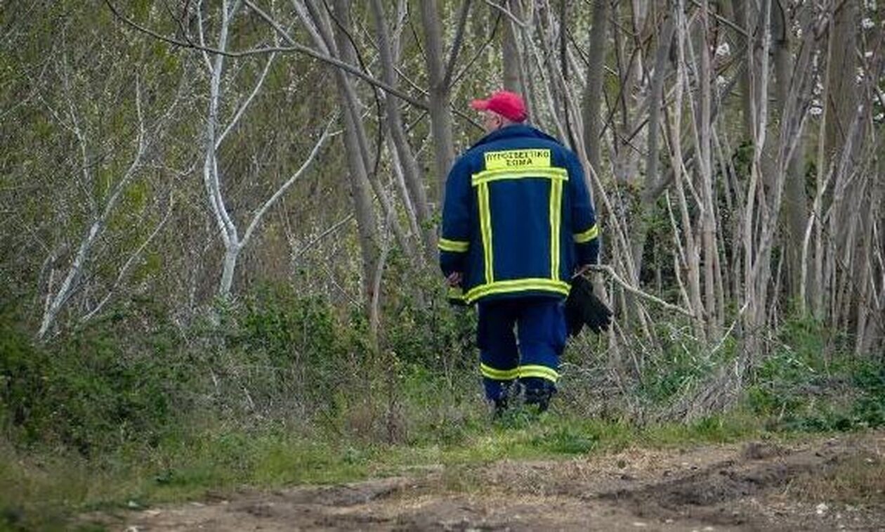 Κοζάνη: Επιχείρηση της Πυροσβεστικής για τον εντοπισμό δύο ορειβατών στο Βελβεντό