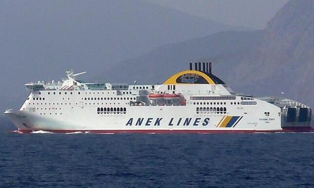 Πάτρα: Το «Hellenic Spirit» συγκρούστηκε με δύο πλοία κατά τη διαδικασία κατάπλου