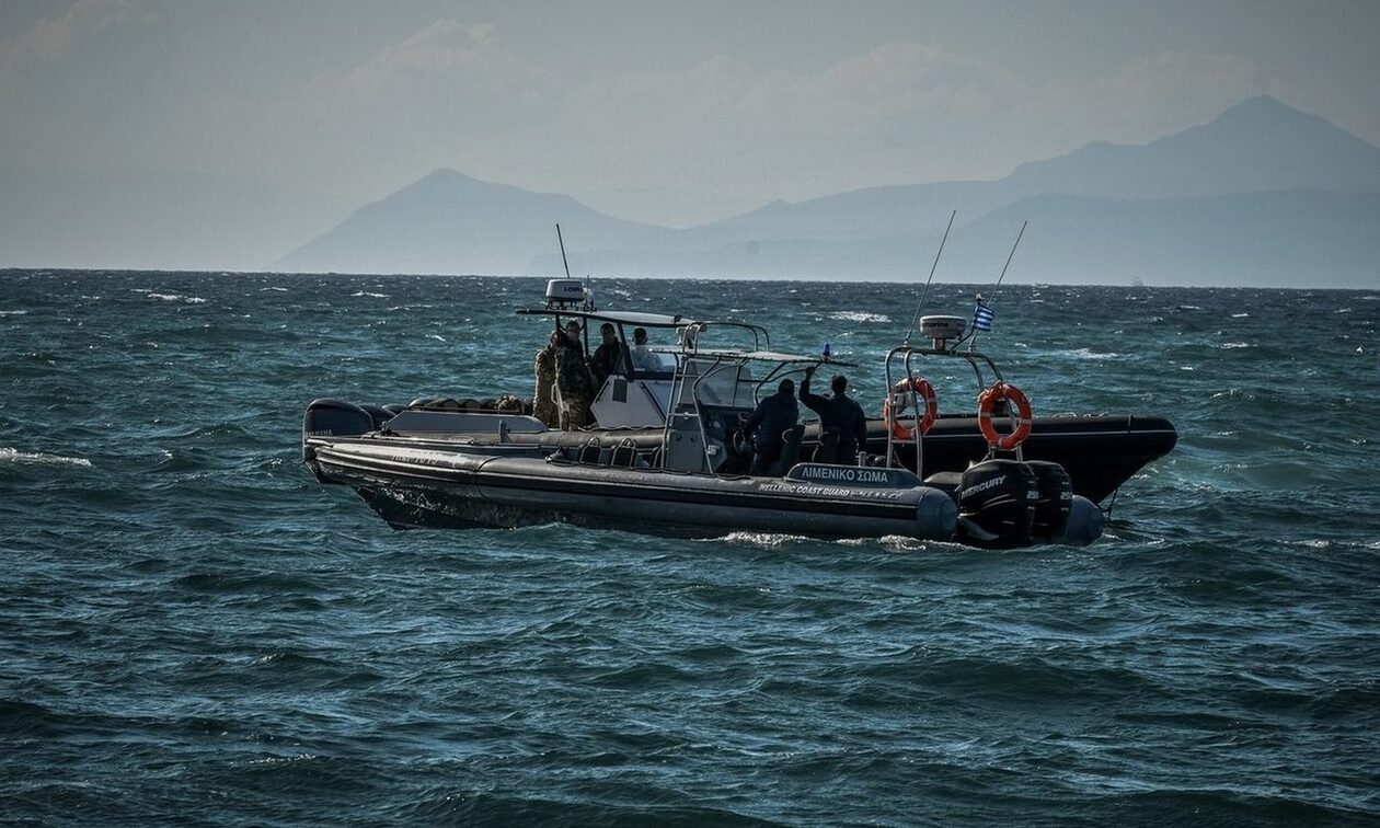 Ναυάγιο στη Μυτιλήνη: Αγωνία για τους 12 αγνοούμενους ναυτικούς του πλοίου RAPTOR