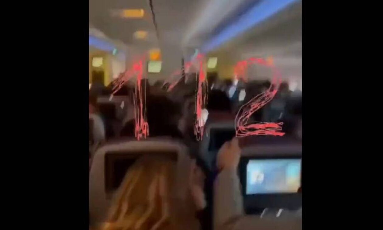 Τρόμος σε πτήση με προορισμό τη Μόσχα: Μία γυναίκα χτύπησε στο κεφάλι από τις αναταράξεις (βίντεο)