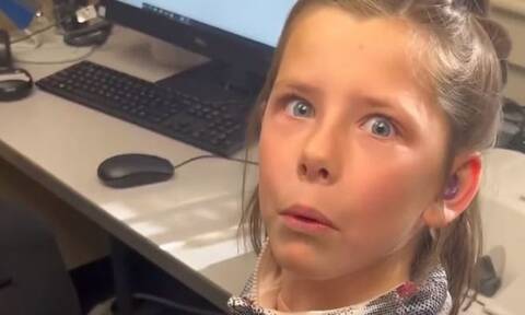 8χρονη ακούει για πρώτη φορά τη φωνή της - Συγκινητικό βίντεο