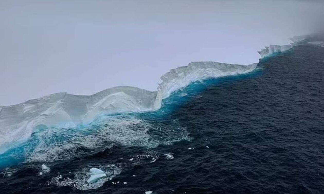 Το μεγαλύτερο παγόβουνο του κόσμου καταγράφηκε στην κάμερα - Εντυπωσιακές εικόνες (vid)
