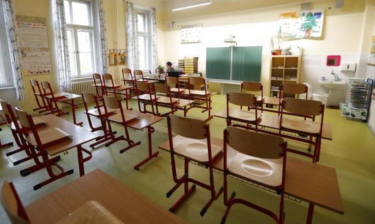 Τσεχία: Τα σχολεία απεργούν εναντίον των κυβερνητικών σχεδίων για περικοπές δαπανών