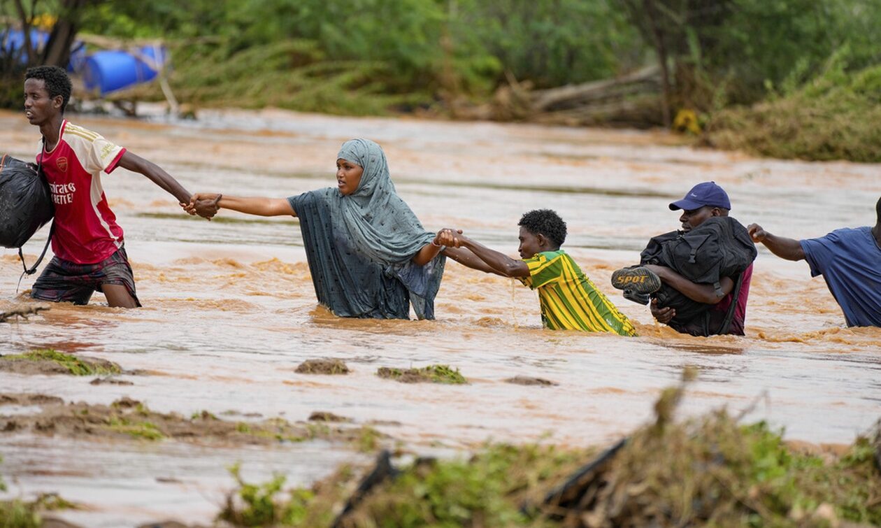 Το Ελ Νίνιο χτύπησε την Κένυα: 120 νεκροί από τις καταστροφικές πλημμύρες