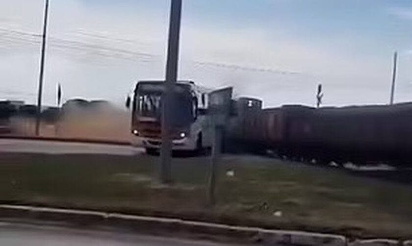 Βραζιλία: Τρένο παρέσυρε λεωφορείο - Φρικτός θάνατος για 37χρονη γυναίκα