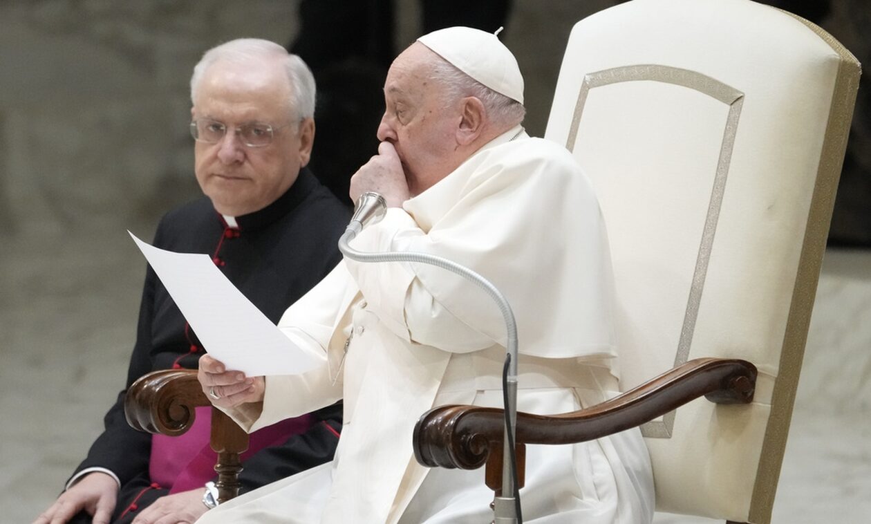Πάπας Φραγκίσκος: «Δεν είμαι καλά» - Οργιάζουν οι φήμες για την υγεία του 86χρονου Ποντίφηκα