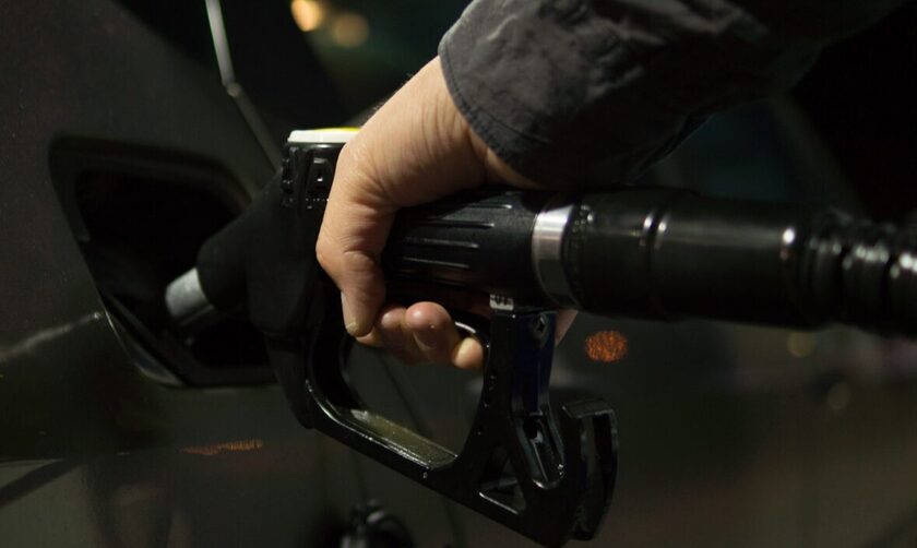 Το «κόλπο με το κέρμα» για να καίμε λιγότερη βενζίνη