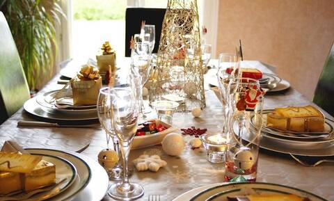 «Τσουχτερό» το εορταστικό τραπέζι φέτος - Πότε έρχεται το Καλάθι των Χριστουγέννων