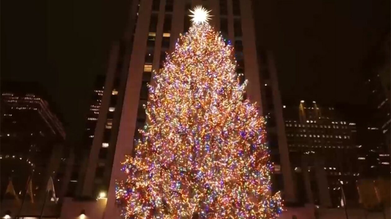 Ανοίγουν οι χριστουγεννιάτικοι τουριστικοί προορισμοί: 50.000 led στο δένδρο του Ρόκφελερ Σέντερ