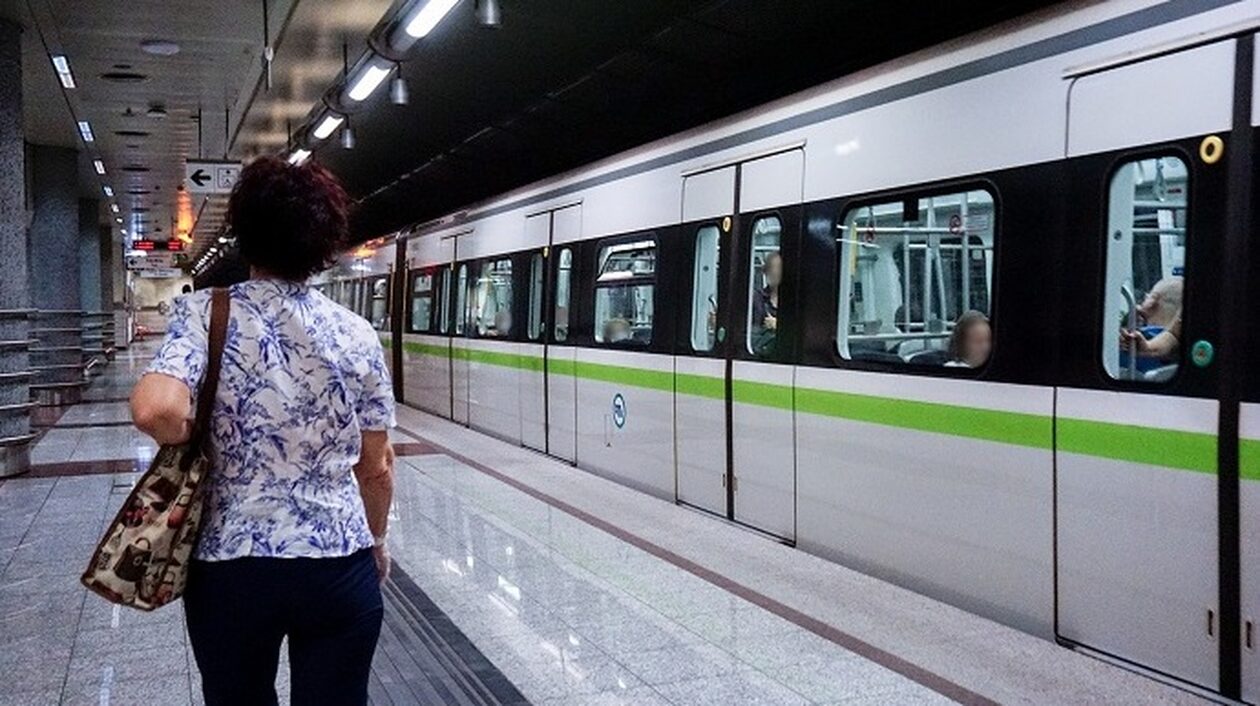 Αγία Παρακευή: Άνδρας έπεσε στις γραμμές του Μετρό - Ανασύρθηκε χωρίς τις αισθήσεις του