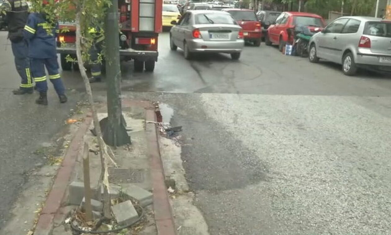 Κυψέλη: Οδηγός μηχανής «έσβησε» στην άσφαλτο - Καρφώθηκε σε δέντρο
