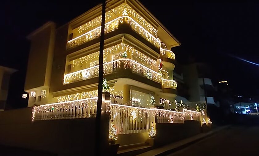 Κοζάνη: Αυτό το viral διώροφο σπίτι είναι ο ορισμός των Χριστουγέννων
