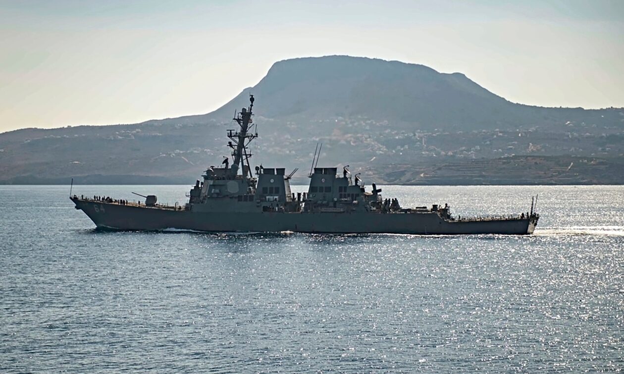 Συναγερμός στην Ερυθρά Θάλασσα: Επιθέσεις σε αμερικανικό πολεμικό και εμπορικά πλοία