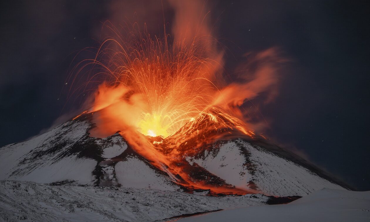 Αίτνα και Μεράπι: «Ξύπνησαν» ταυτόχρονα δύο ηφαίστεια στον πλανήτη