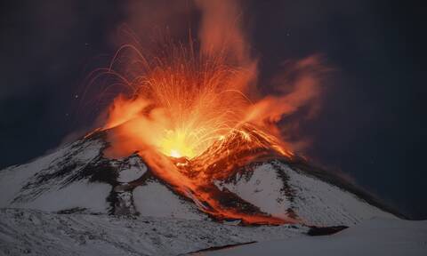 Αίτνα και Μεράπι: «Ξύπνησαν» ταυτόχρονα δύο ηφαίστεια στον πλανήτη