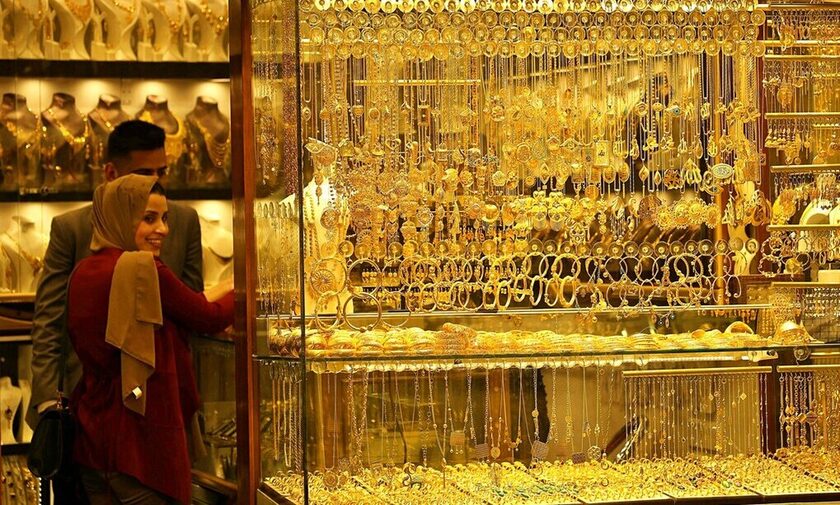 Ξέφρενο «ράλι» στην τιμή του χρυσού - Γιατί «σπάει» ιστορικό ρεκόρ