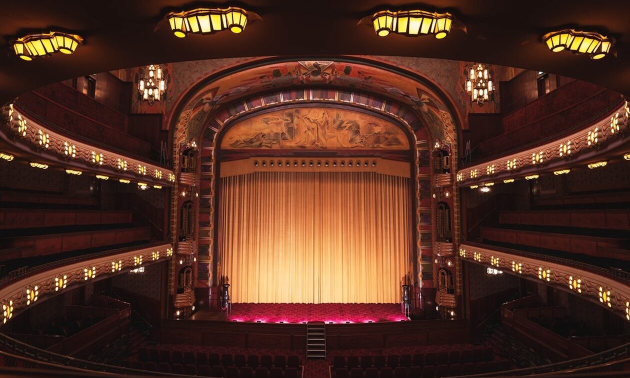 ΔΥΠΑ: Δωρεάν εισιτήρια για θέατρο και κινηματογράφο - Οι δικαιούχοι