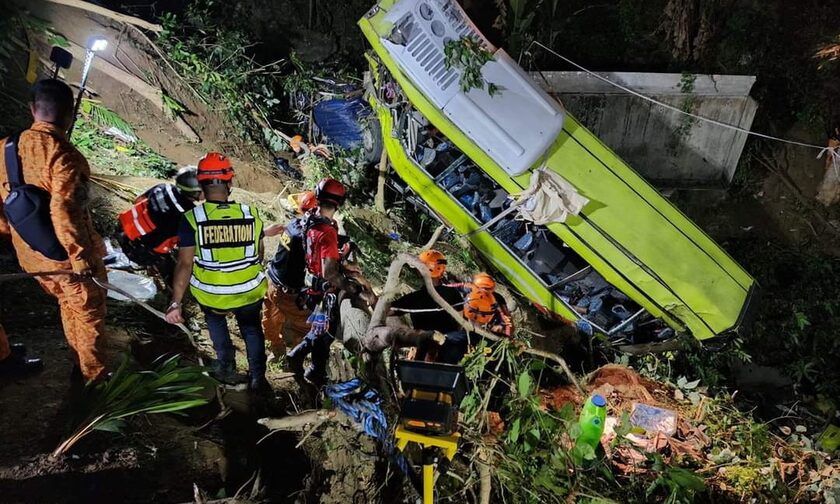 Τραγωδία στις Φιλιππίνες: 17 νεκροί από πτώση λεωφορείου σε χαράδρα βάθους 30 μέτρων
