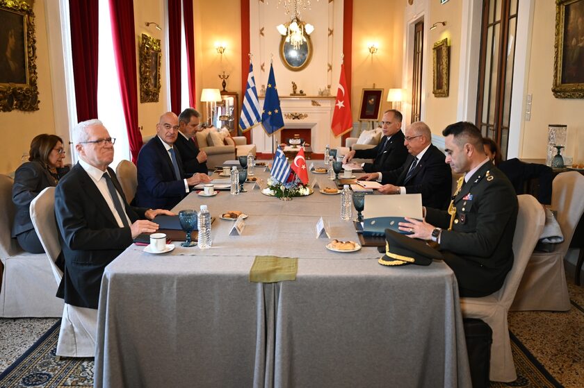 Σε καλό κλίμα η συνάντηση Δένδια-Γκιουλέρ - Τι συζήτησαν οι δύο υπουργοί Άμυνας