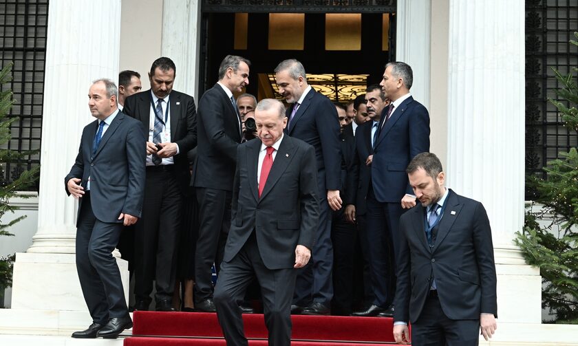 ΠΑΣΟΚ για επίσκεψη Ερντογάν: «Η ουσία βρίσκεται πίσω από τις φωτογραφίες και τις δηλώσεις»
