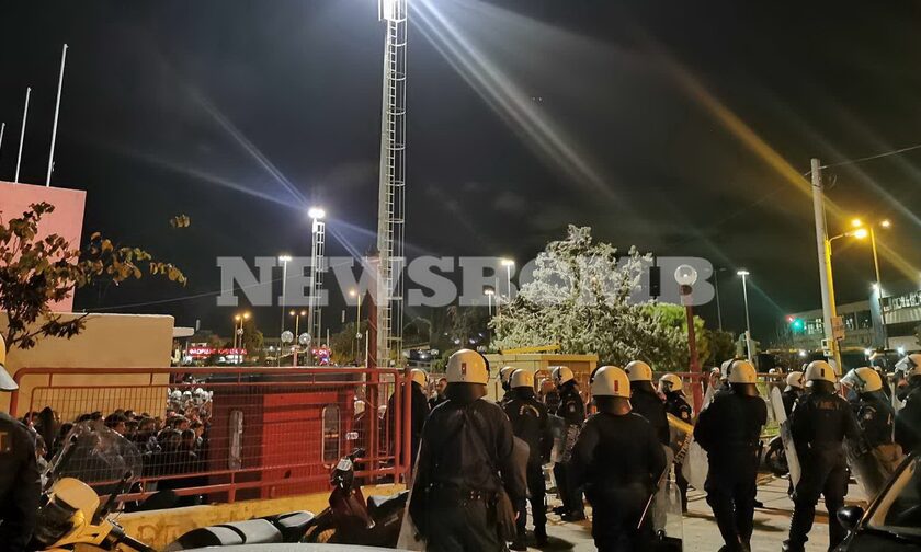 Ολυμπιακός - Παναθηναϊκός: Προσαγωγές ατόμων από την αστυνομία στο κλειστό «Μελίνα Μερκούρη»
