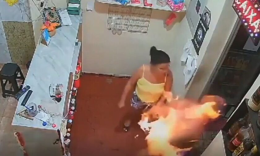 Βραζιλία: Γυναίκα έβαλε φωτιά στο σύζυγό της - Νεκρός ο άνδρας (σκληρό βίντεο)