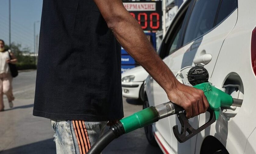 Καύσιμα: Μειωμένη κατά 10 λεπτά η βενζίνη φέτος στην αντλία